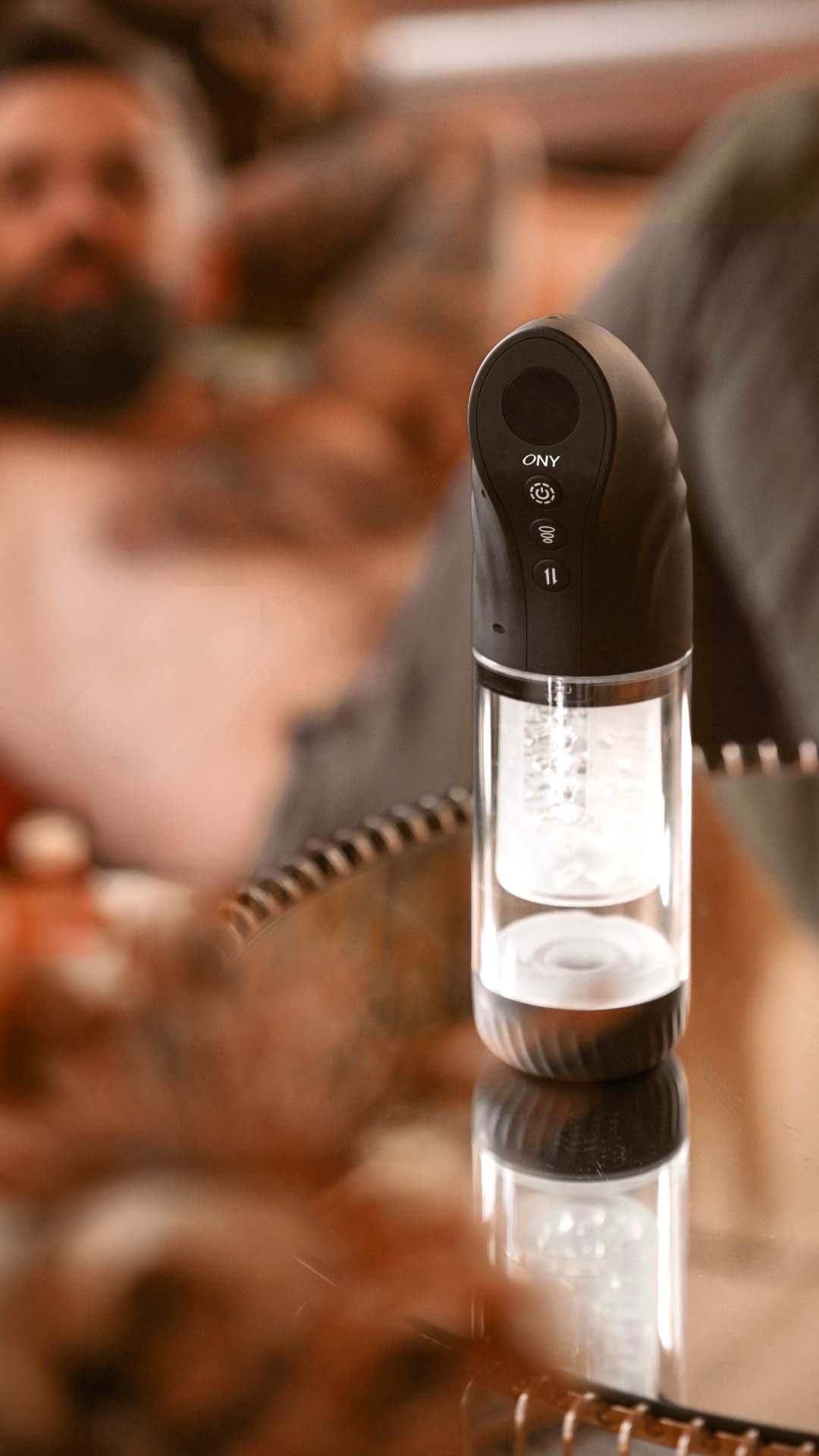 Exa One posé sur une table