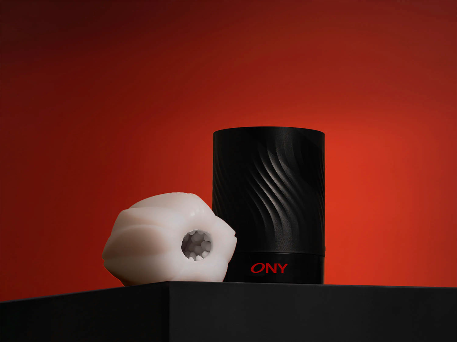 ONY Noamd - Produit hors de son socle posé sur une table  Image