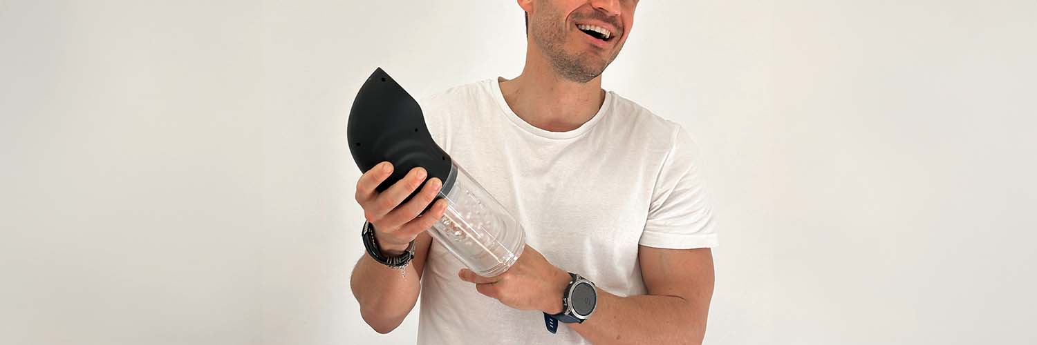ONY Exa One - Homme heureux qui le tient dans les mains